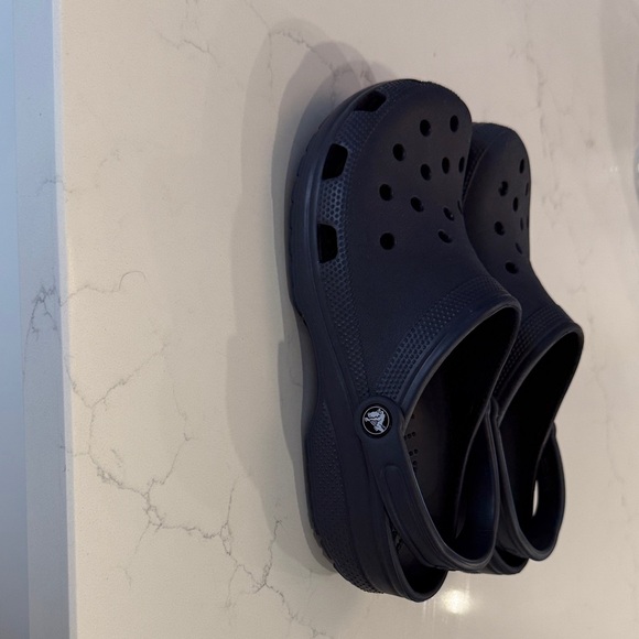 CROCS Classic Navy Clogs - Picture 2 of 4
